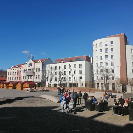 Apartman Viktoria Tuzla Exterior foto