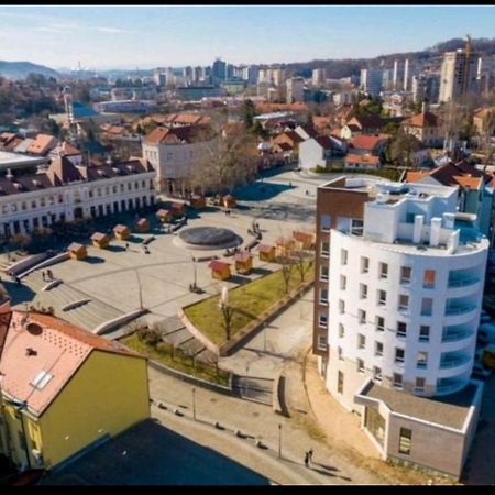 Apartman Viktoria Tuzla Exterior foto