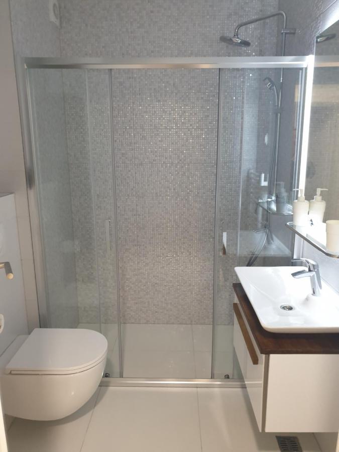 Apartman Viktoria Tuzla Exterior foto