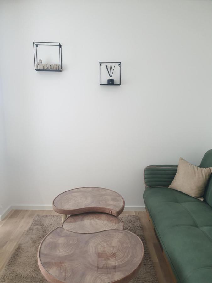 Apartman Viktoria Tuzla Exterior foto