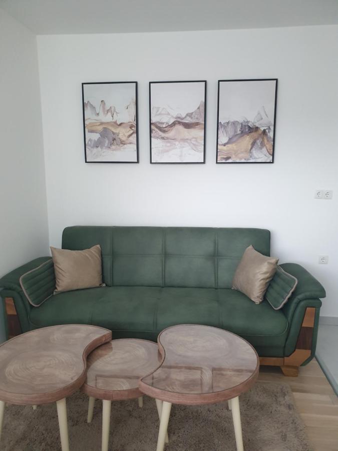 Apartman Viktoria Tuzla Exterior foto