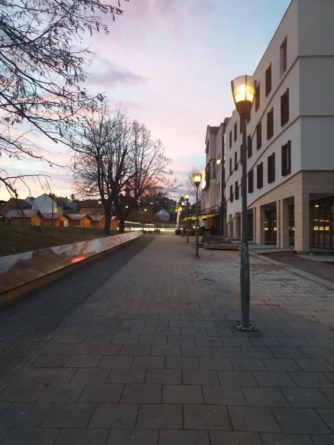 Apartman Viktoria Tuzla Exterior foto