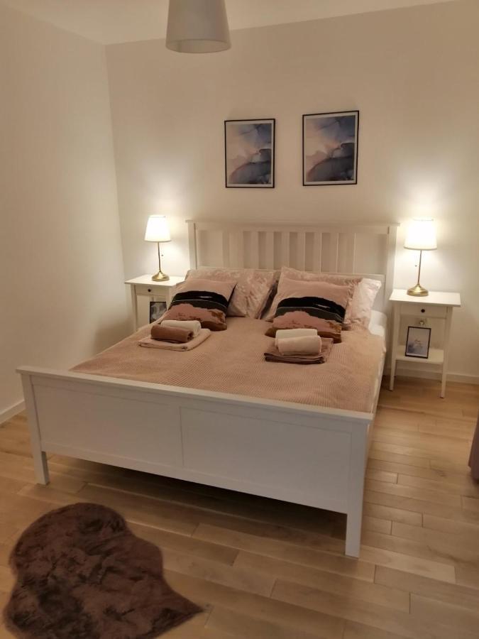 Apartman Viktoria Tuzla Exterior foto